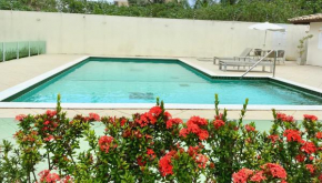 Cobertura Duplex: piscina, três quartos e beira á mar